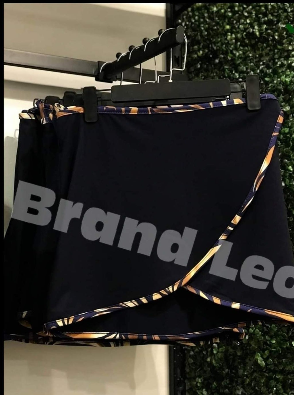 Brand Leo